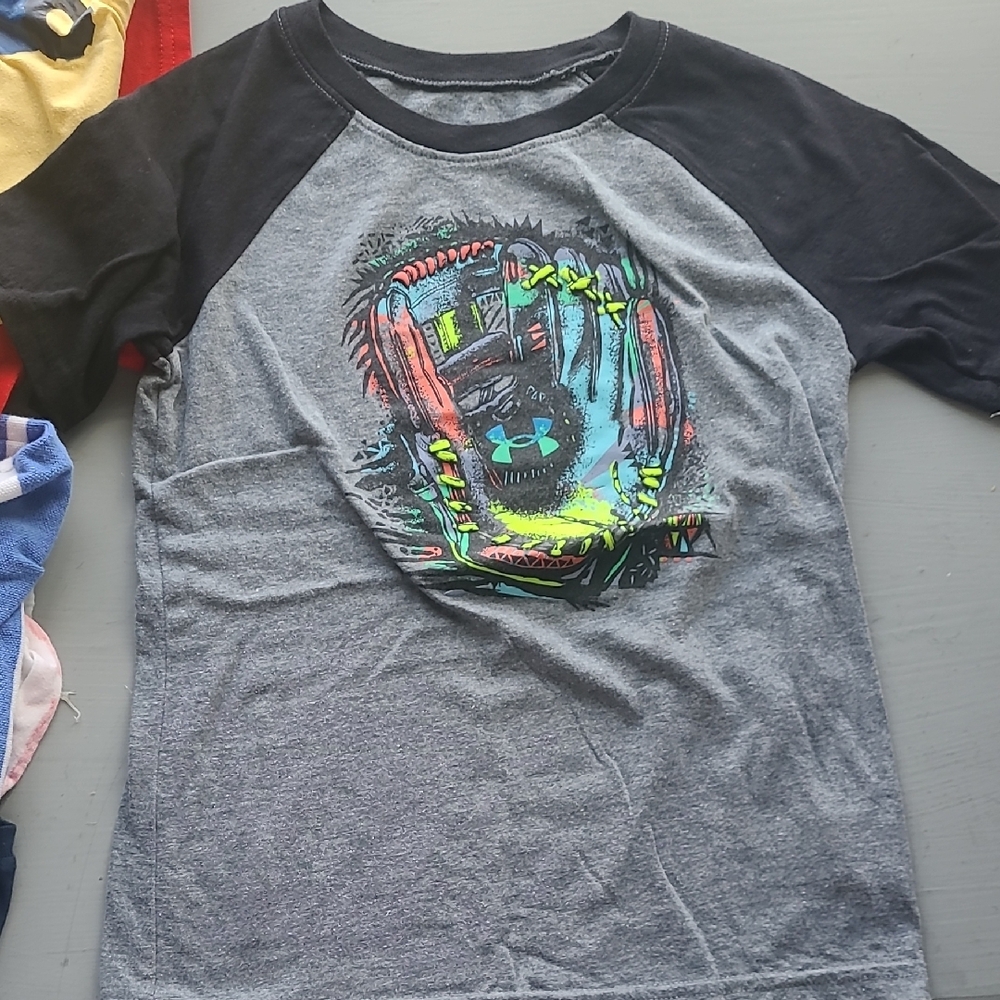 Under Armour Kids' Gray and Black Graphic T-Shirt